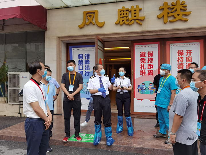 图片1 申博体育
卫生监督局党委书记、局长蔡本辉带队深入密切接触者集中隔离点督导检查.png
