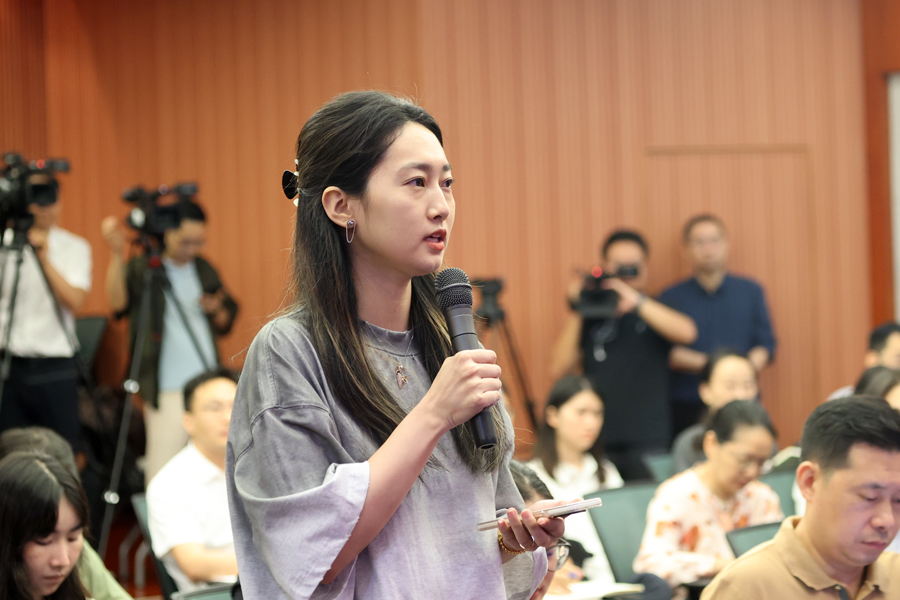记者提问
