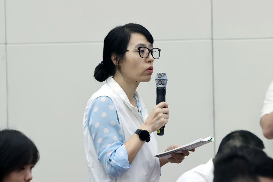 记者提问