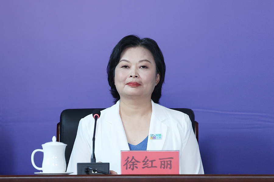 发布人：申博体育
龙华区工业和信息化局局长 徐红丽