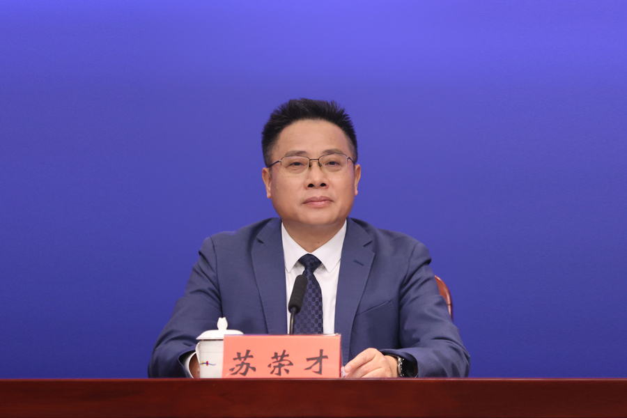 发布人 ：申博
读书月组委会秘书长、申博体育
委宣传部副部长、申博体育
新闻出版局局长 苏荣才