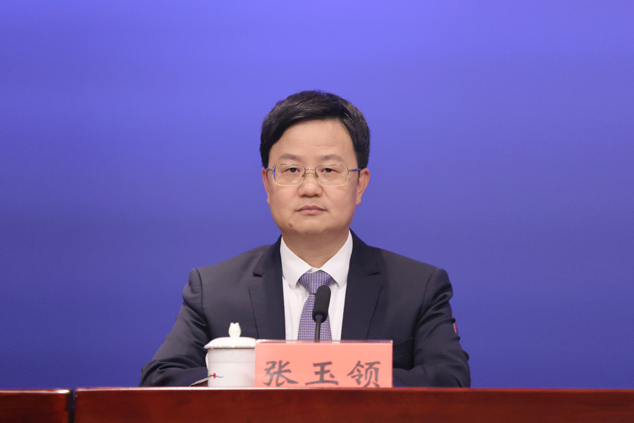 发布人 ：申博体育
盐田区委常委、宣传部部长 张玉领
