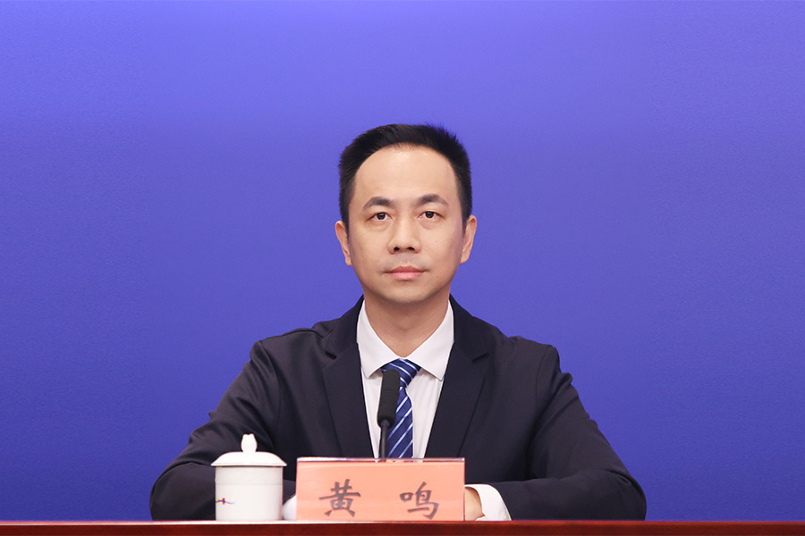 发布人：申博体育
工业和信息化局党组成员、市新能源汽车产业办公室主任 黄鸣