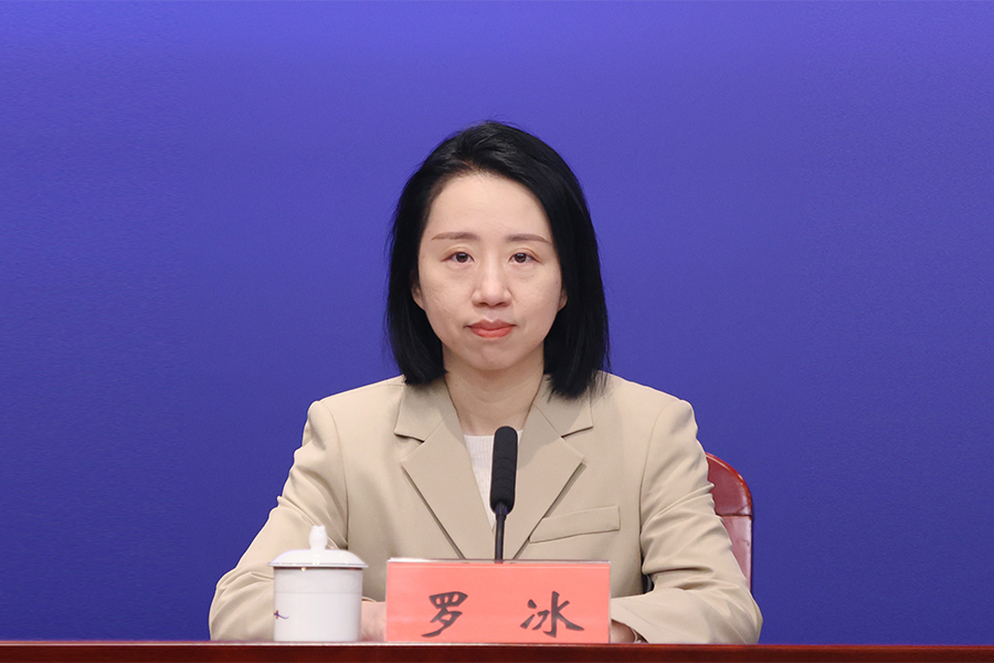 发布人：申博体育
委组织部部务委员、市人才工作局局长 罗冰