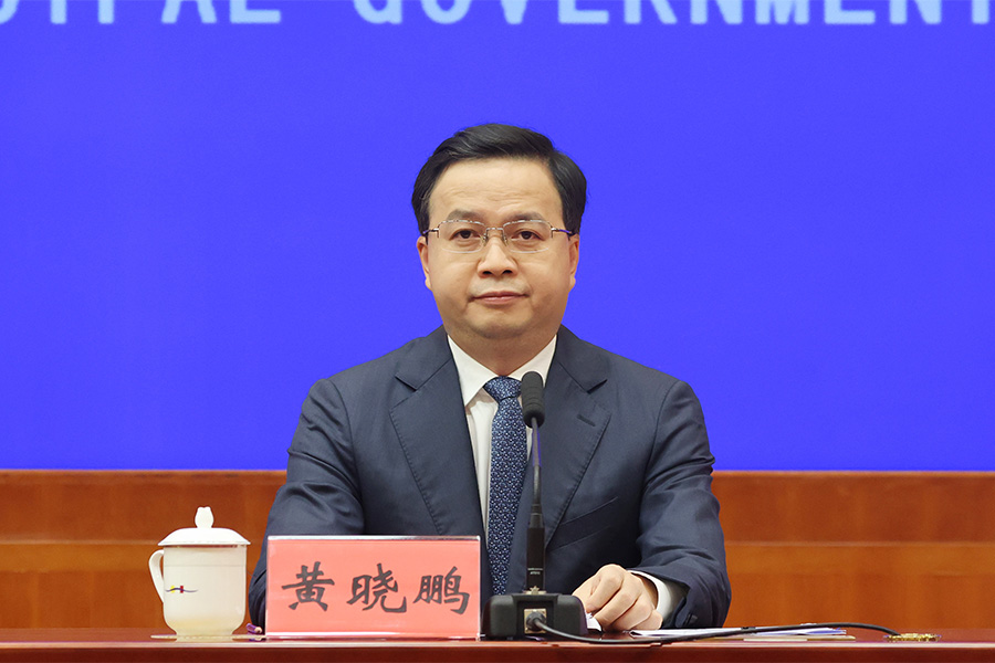 发布人：申博体育
前海合作区党工委副书记、前海蛇口自贸片区管委会常务副主任、前海管理局常务副局长 黄晓鹏