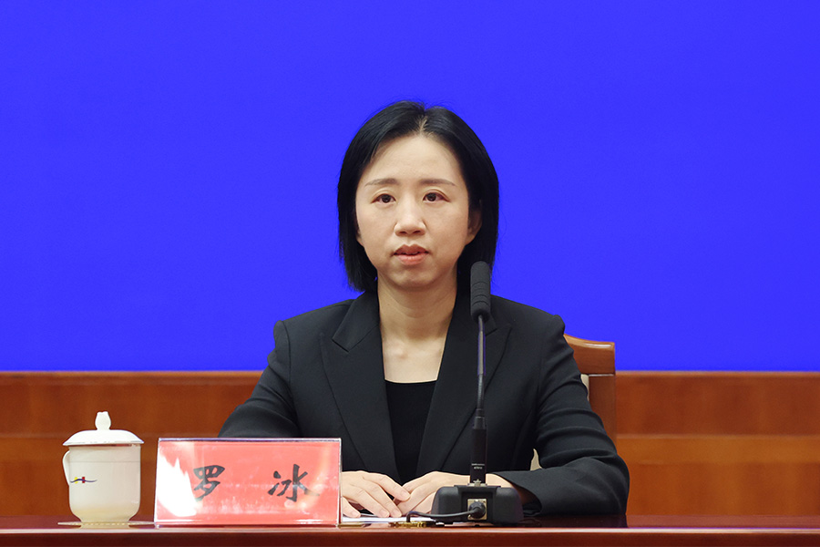 发布人：申博体育
委组织部部务委员、市人才工作局局长 罗冰