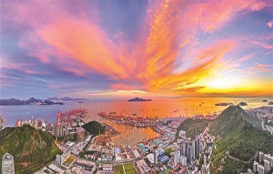 鹏城晚霞美出圈